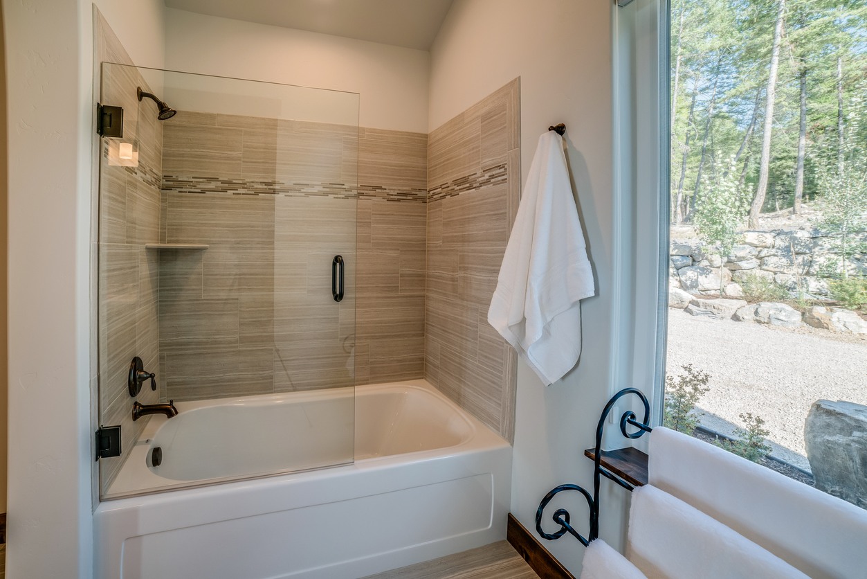 Shower & Tub Repair in Foothill Farms